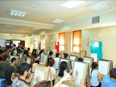 Abituriyentlərin NƏZƏRİNƏ: Qabiliyyət imtahanları başladı