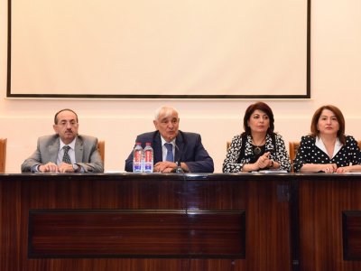 Kamal Abdulla yeni qəbul olunmuş tələbələrlə görüşüb