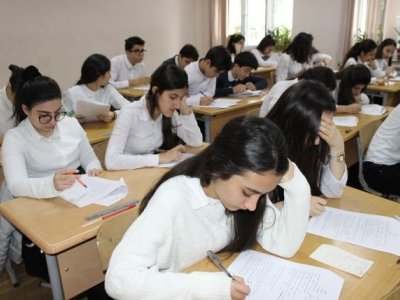 Bu gün 50 mindən çox şagird imtahan verir