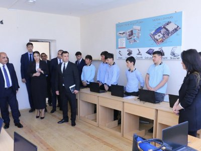 Nazir müavini Füzulidə təhsil müəssisələrində olub