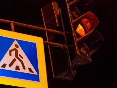 14 yaşlı qızı avtomobil vurub