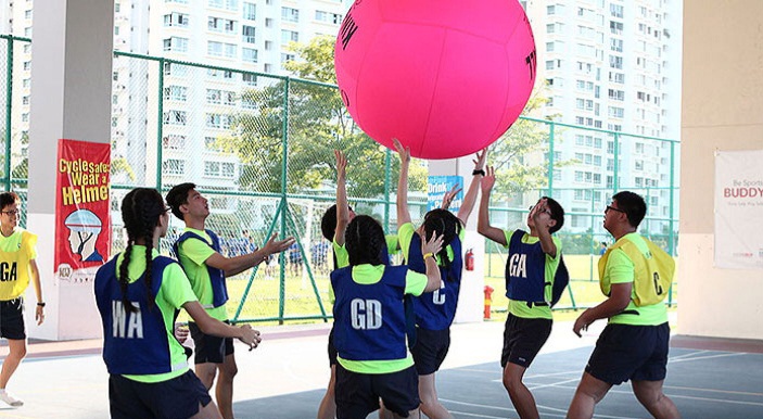 Bu ölkə xarici şagirdlərin yarışlara qatılmasına qadağa qoydu