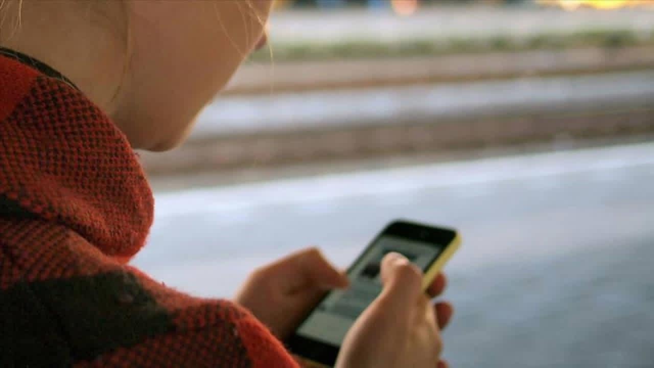 ABŞ məktəbi sosial medianı qadağan etdi - şagirdlərin nəticələri yüksəldi