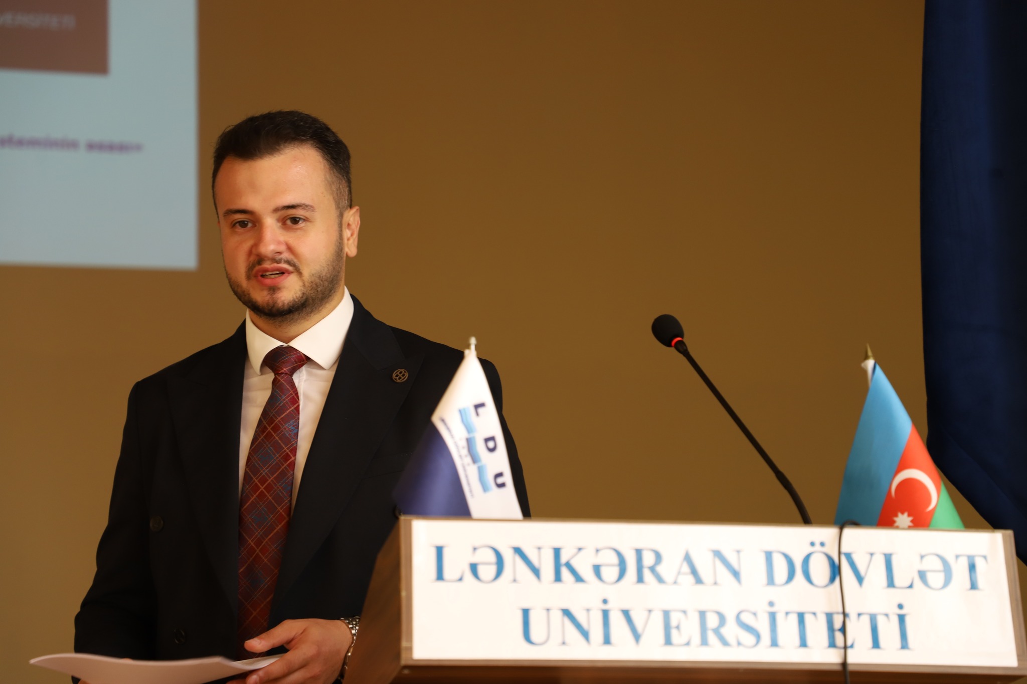 LDU-da iqtisadi mövzuda maarifləndirici tədbir keçirilib