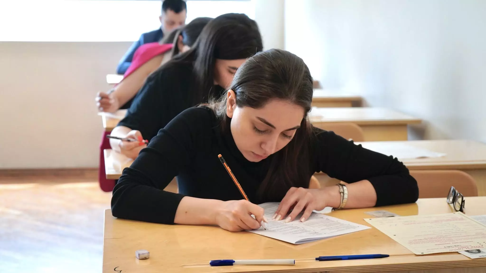 Bu gün 55 mindən çox şagird imtahan verəcək