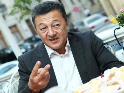 “Bizdə müəllim adı gələndə hamı ağız-burnunu əyir - Elçin Şıxlının təhsil resepti