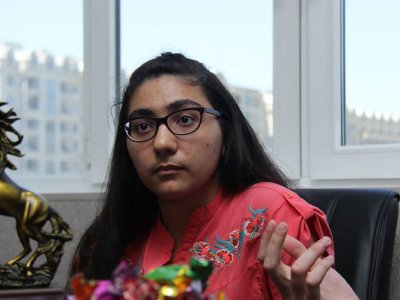 700 bal toplayan Leyli- Qardaşından dərs alıb, onun uğurunu təkrarladı - VİDEO