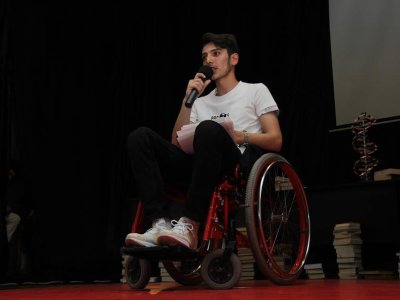 Alqışların müəyyən etdiyi qaliblər – UNEC-də qeyri-adi müsabiqə - VİDEO