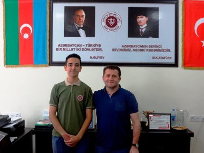 Bu liseyin 19-cu məzunu 700 bal topladı