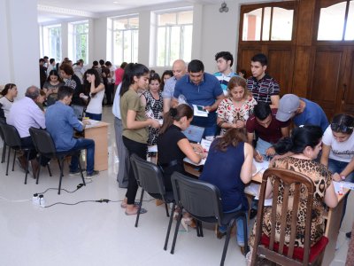 Boş qalan plan yerlərinə qəbul olunan tələbələrin NƏZƏRİNƏ: Qeydiyyat vaxtları