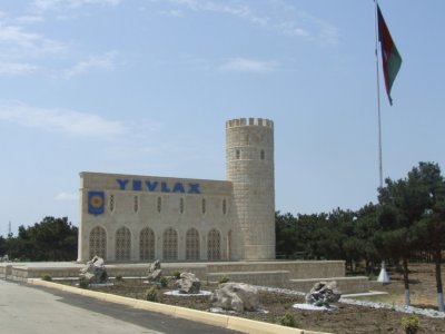 Yevlaxda şagird azlığı yaşayan bu məktəblər tələbə yetişdirə bilmir - Rəsmi rəqəmlər  