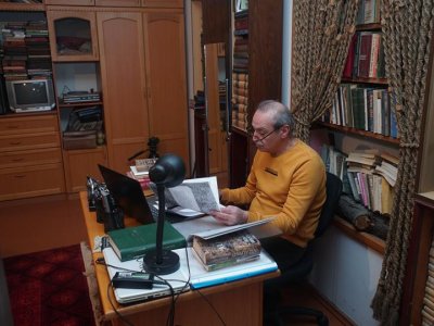 Bir kitab “qarşılığında” tibbi əməliyyat olunan Arif Əliyevin şəxsi kitabxanası – Layihə-Video