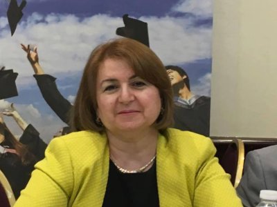 Kanadada yaşayan azərbaycanlı kollec müəllimi  