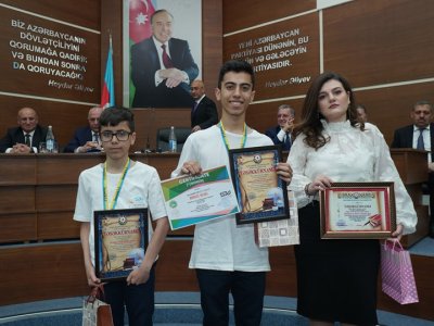 İcra başçısı bürünc medal qazanan şagirdləri təltif etdi - VİDEO