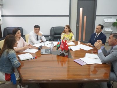 UNEC-dən unikal addım - Müəllimlər üçün akademik ingilis dili dərsləri keçirir - VİDEO