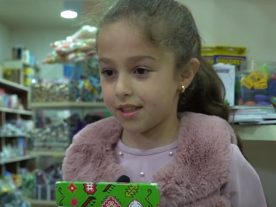 Burada gündəliyində “5” qiyməti olanlara hədiyyə verilir - Təhsil Nazirliyinin dəstək göstərdiyi mağazadan REPORTAJ