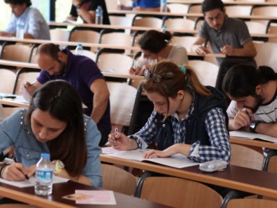 Qəbul imtahanlarında bir nəfər maksimum bal topladı - 15 nəfər imtahandan qovuldu