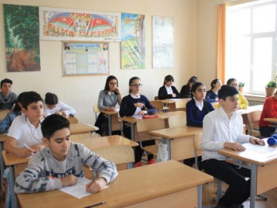İkinci növbədə oxuyan şagirdlərin sayı 35 faizdən 14 faizədək azalıb - Nazir
