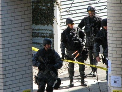 Məktəb binası yaxınlığında atışma olub