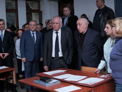 Tələbə təklifini anında cavablayan rektor, nəticələrini səbirsizliklə gözləyənlər – İmtahandan reportaj