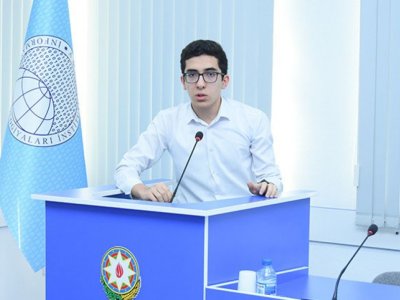 Akademik Zərifə Əliyeva adına liseyin şagirdi hazırladığı yeni robotu təqdim edib