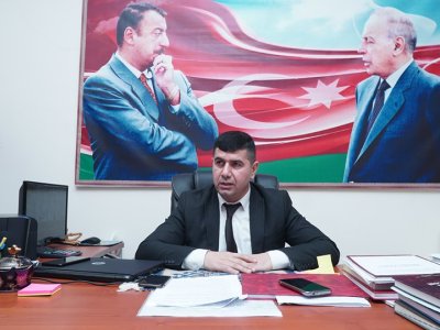 Ən qeyri-adi müsbət yenilikləri məktəbdə tətbiq edən direktor:”Şagirdlərimin təbəssümü üçün darıxıram”-MÜSAHİBƏ  