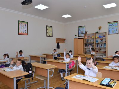 Tədris digər dillərdə aparılan birinci siniflərə məktəb seçiminə başlanılır  
