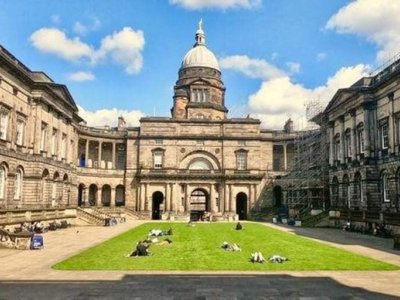 İngilitərə universitetlərində təhsilin əsas xüsusiyyətləri:ixtisaslar, təhsil haqqı, imtahanlar...