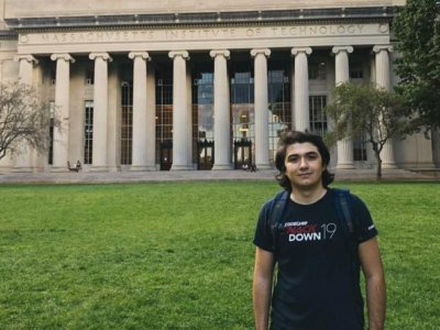 “Mənə ildə 80 min dollar təqaüd ayrılır” -Xaricdəki vunderkind tələbəmiz  