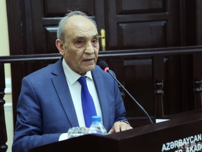 “Maaşlarımız aşağıdır, bir otaqda 10-12 əməkdaş işləyir”-Möhsün Nağısoyludan giley