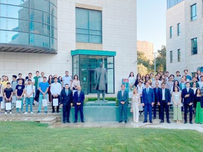 Xaricdə təhsil alacaq tələbələrlə görüş təşkil olunub