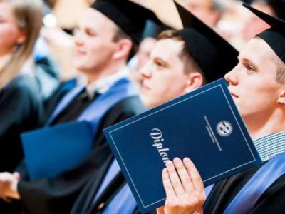 Universitetlər  Bakıdan rayonlara köçürülməməlidir - Yaranacaq problemlər-TƏKLİF