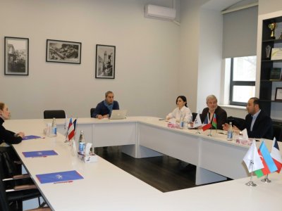 UFAZ tələbələrinin təcrübə imkanları müzakirə edilib