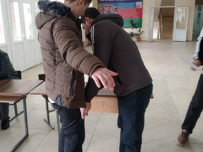 5 şagirddə və 1 nəzarətçidə telefon aşkarlanıb