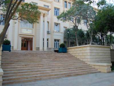 Valideynlərin 16 faizi kollec təhsilini övladları üçün kafi hesab edir