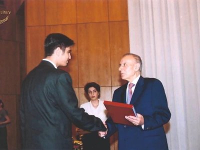 “İlk Prezident təqaüdçüləri”ndən proqramçı Sergey Əkbərov  - VİDEO