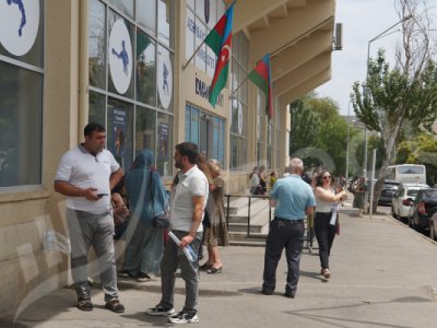 MİQ imtahanında 1-ci gün: Namizədlər şikayətləndilər: “Çox çətin idi!” - REPORTAJ 