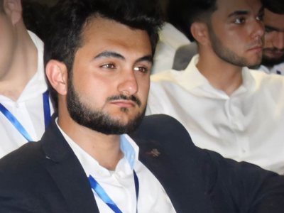 “Brend tələbə” dərslik müəlliflərinə müraciət etdi: “Bunlar bizi yorur!” 