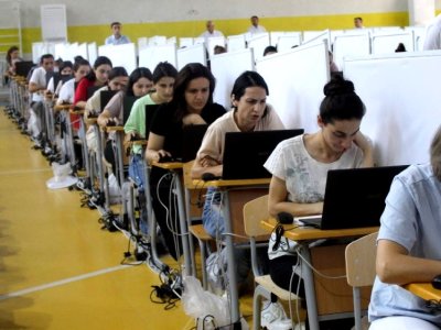 Müəllimlər bugünkü imtahandan QAN AĞLADILAR