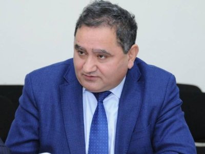 Deputatdan iddia: “Tikiş sexi açan məktəb direktorları var”