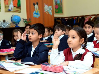 Bu məktəblərdə forma dəyişməyəcək