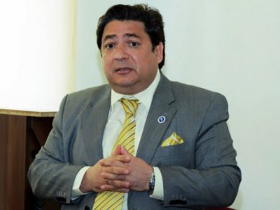 Elmi konfranslar bayağılaşdırılır - Professordan RƏY  