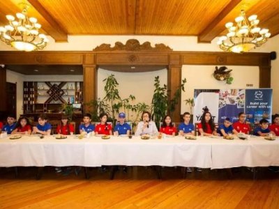 DİM sədri şəhid övladları ilə görüşüb