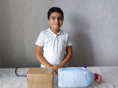 Paytaxt məktəblisi yeni qurğu hazırlayıb