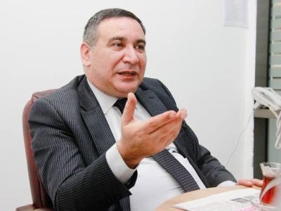 Baş yazar nazirə haqq qazandırdı: “...Tələbə ərizə yaza bilməyib”  