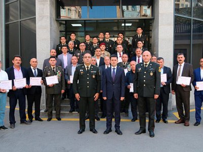 Paytaxtın çağırışaqədərki hazırlıq müəllimləri təltif edilib