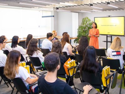 İş adamları təhsildəki problemlərin həllinə qoşulsunlar!