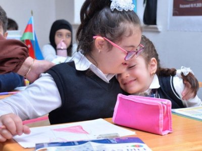 Əlilliyi olmayan şagirdlər üçün inklüziyanın üstünlükləri