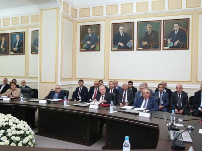 Azərbaycan İraq universitetlərinə elmi ədəbiyyatlar göndərəcək