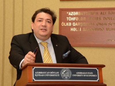 Professordan PROQNOZ - Rəqəmsal universitet yaradılır